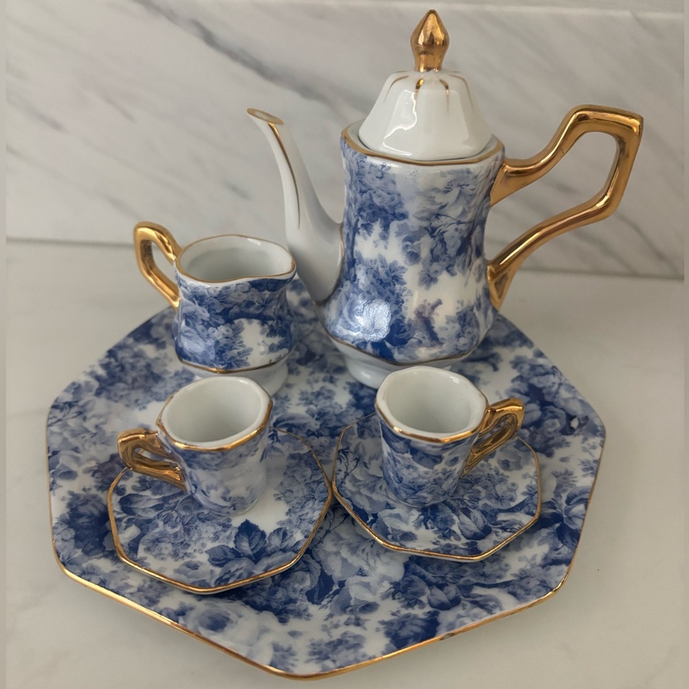 Vintage BAUM BROTHERS FORMALITIES BLUE LAURA CHINTZ Mini Tea Set 8 Piece